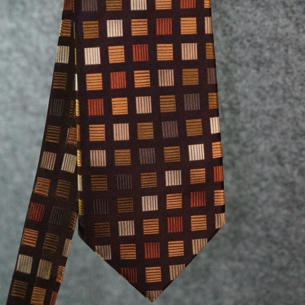 BCBG Attitude Tie Geometric Brown Gold Pattern Silk Blend Men’s Fashion